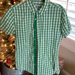Med men’s Express button down shirt.